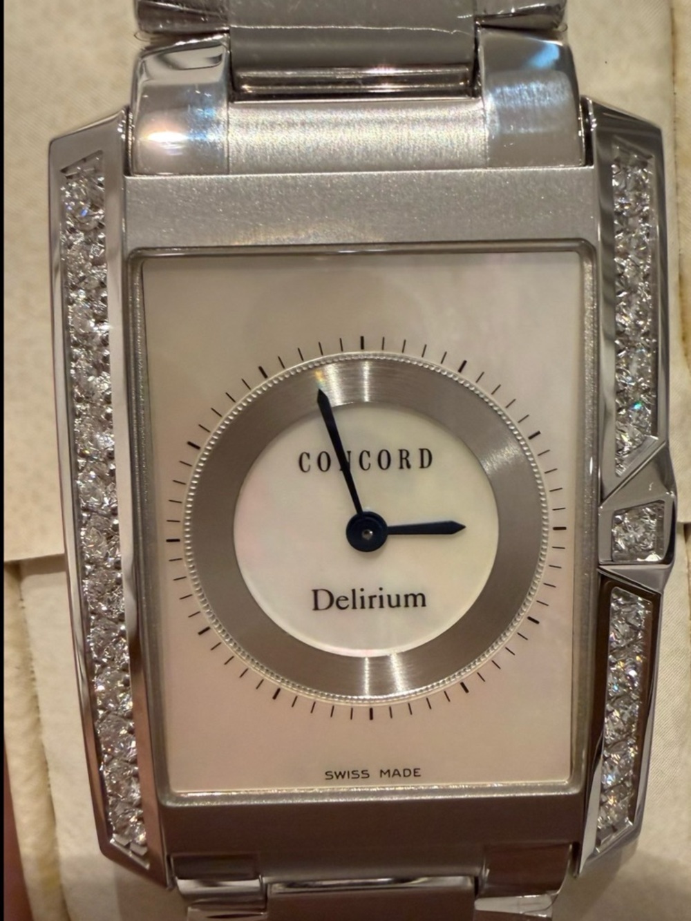 Concord Delirium Men’s 28mm 18k WG With Diamond Bezel Mother-of-Pearl Watch Dial